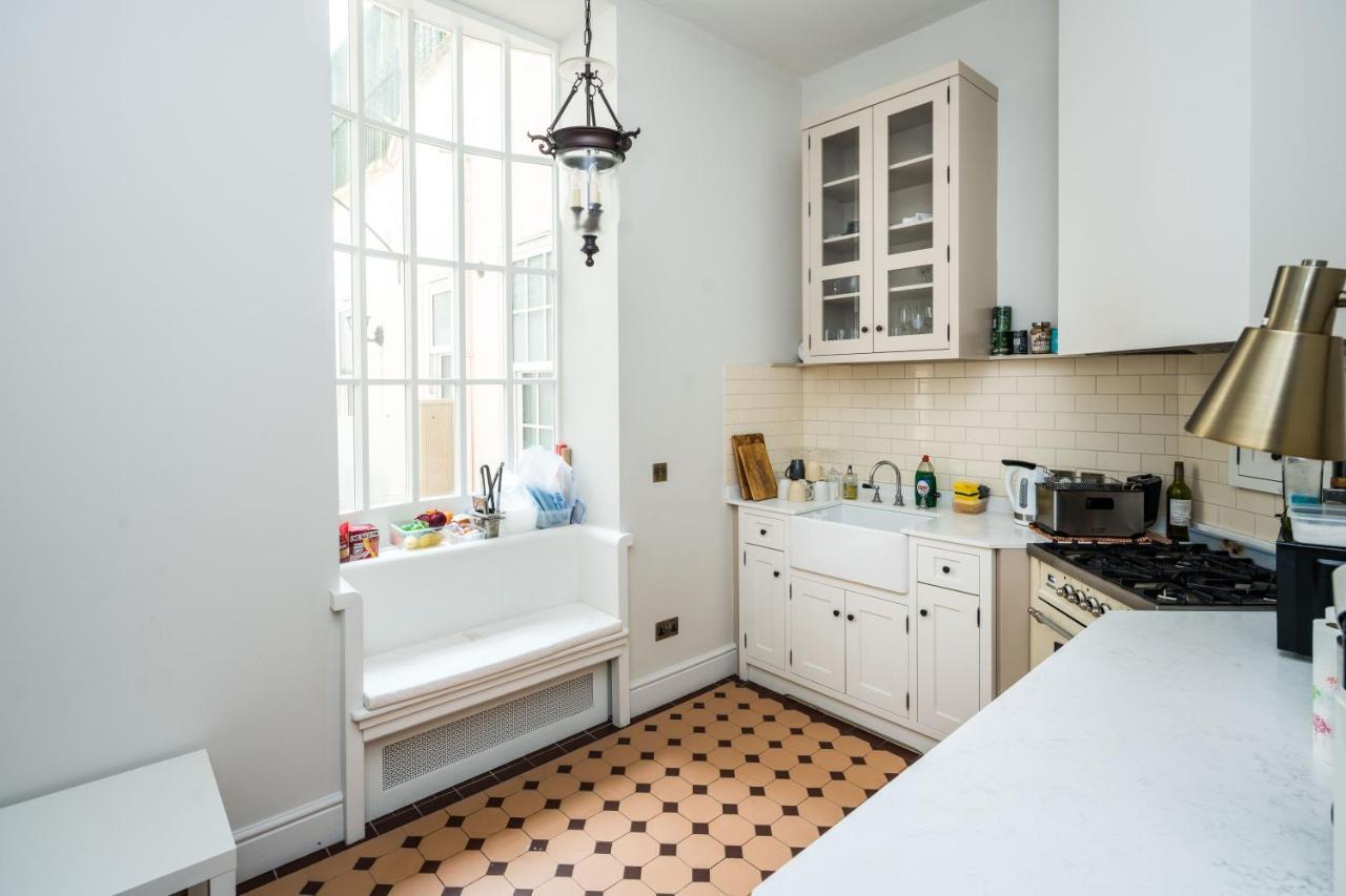 4 Bedroom House Up To 10 People At Heart Of Kensington And Chelsea ลอนดอน ภายนอก รูปภาพ