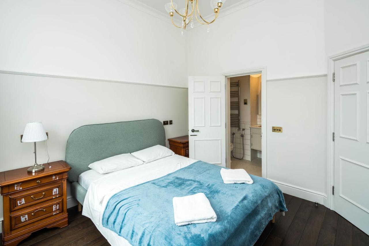 4 Bedroom House Up To 10 People At Heart Of Kensington And Chelsea ลอนดอน ภายนอก รูปภาพ